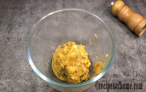 mix everything to make batata vada dough