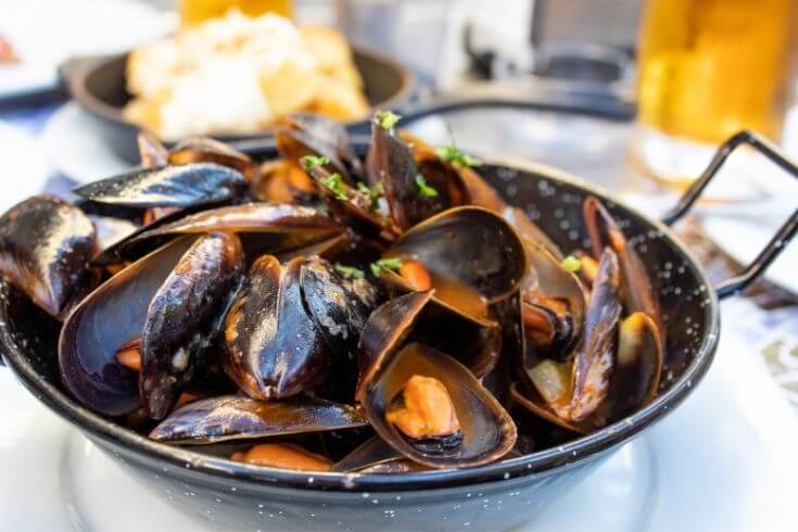 How to clean mussels and debeard mussels