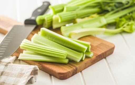 How to cut celery